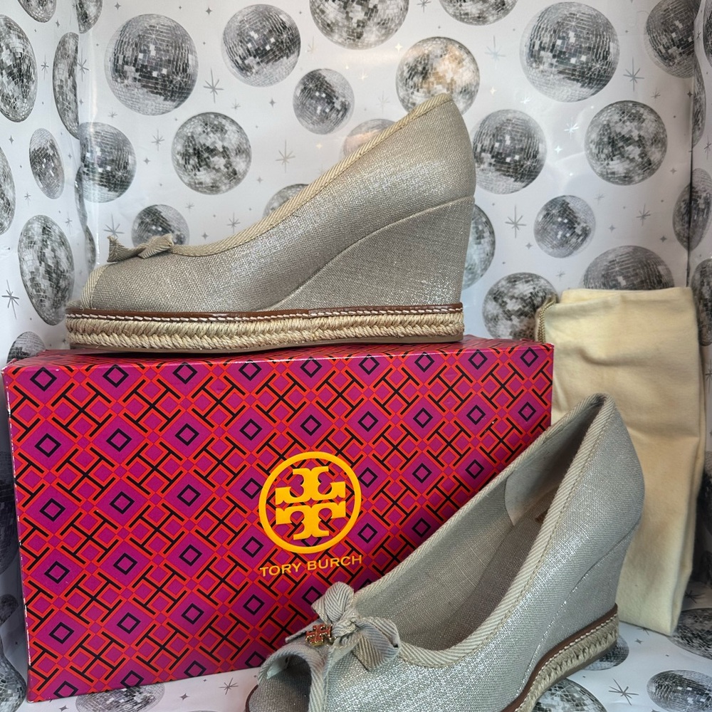 Tory Burch Gray Wedge Shoes with Elegant Design